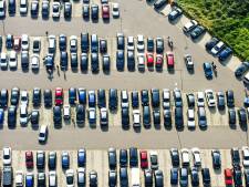 Als je zo je auto parkeert is er voor iedereen ruimte genoeg om de deuren te openen