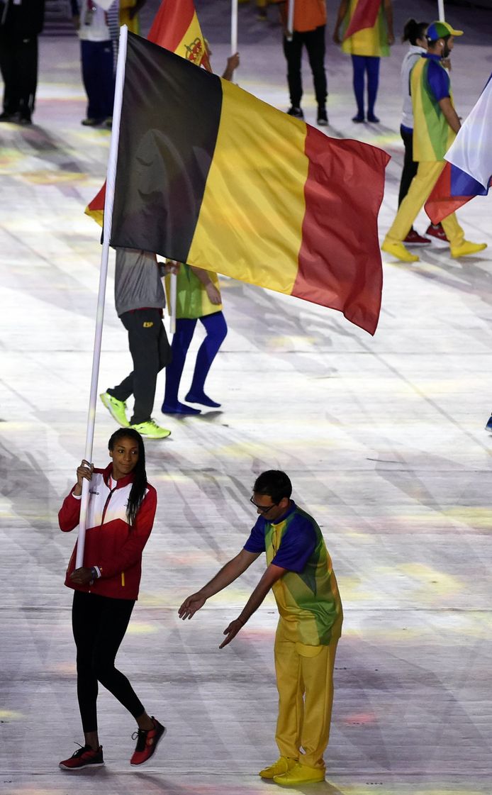 Nafi Thiam En Felix Denayer Dragen Belgische Vlag In Bijzondere Openingsceremonie In Tokio Olympische Spelen Hln Be