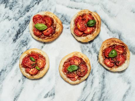 Drinken en eten met een uitroepteken: taartjes met een Toh!-wijn uit Italië