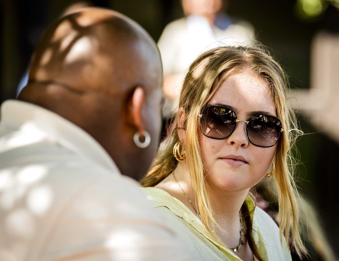 Prinses Amalia praat met rangers van Park Arikok