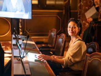 Kathleen Van Brempt (Vooruit) legt de eed af en maakt comeback in Antwerpse gemeenteraad