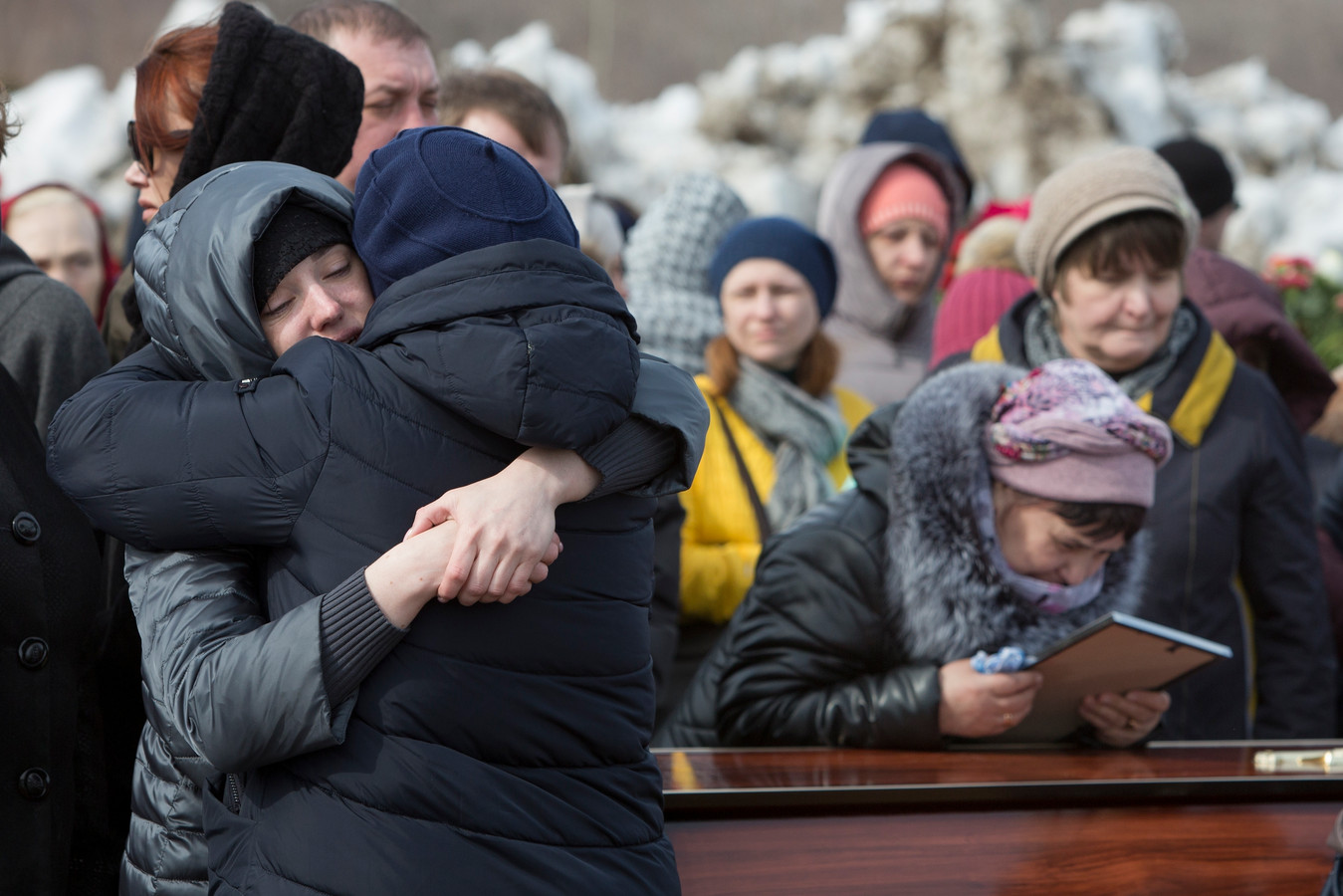 Родственники погибших в пожаре