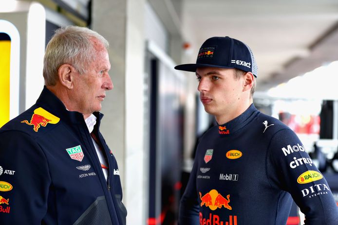 MEXICO CITY, MEXICO - OCTOBER 27: Max Verstappen of Netherlands and Red Bull Racing talks with Red Bull Racing Team Consultant Dr Helmut Marko during final practice for the Formula One Grand Prix of Mexico at Autodromo Hermanos Rodriguez on October 27, 2018 in Mexico City, Mexico.   Mark Thompson/Getty Images/AFP
== FOR NEWSPAPERS, INTERNET, TELCOS & TELEVISION USE ONLY ==