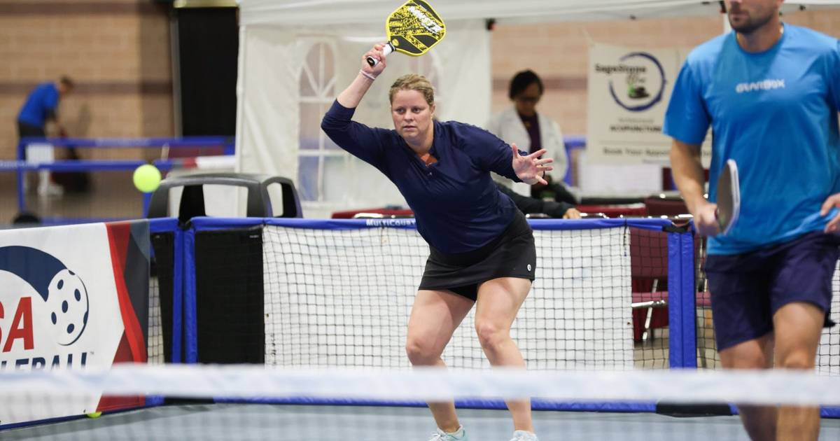 look.  Just like the good old days: Kim Clijsters has a great time at the USA Indoor Baseball Tournament |  More sports