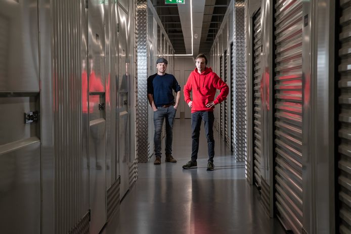 Joost Klein Snuverink (links) en Lucas de Groot van Spacewinner in de nieuwe vestiging in Deventer