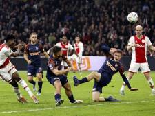 Cocu blij met bonuspunt Vitesse: ‘Ingespeeld op zwakke punt Ajax’