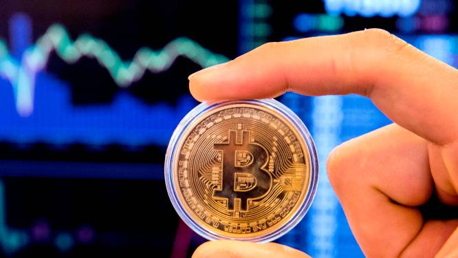Bitcoin duikt onder de 10.000 dollar