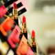 Waarom dure make-up niet altijd beter is
