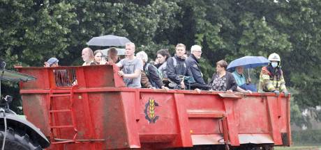 Snelweg A2 in Limburg dicht door wateroverlast, burgemeester voorziet voedseltekort