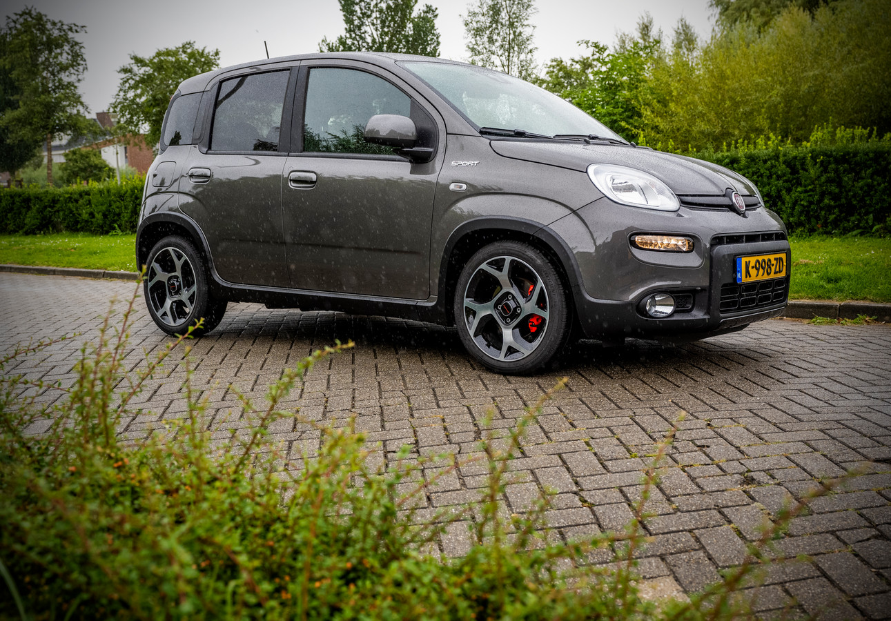 Helaas koppelt de Fiat Panda Sport geen pittige prestaties aan zijn sportieve uiterlijk.