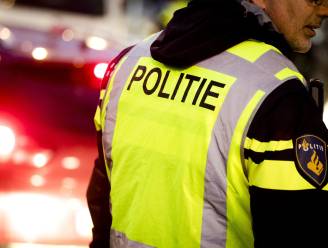 Politie Rotterdam pakt voortaan dure jassen en horloges af van 'patsers': "We gaan hen uitkleden op straat"