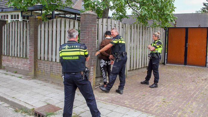 De arrestatie van een van de verdachten van de berovingen van maandag in Deurne.