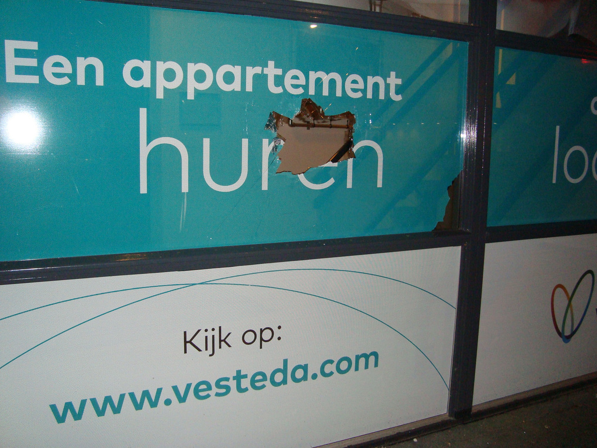 Ravage Hasseler Es in Hengelo door vuurwerk