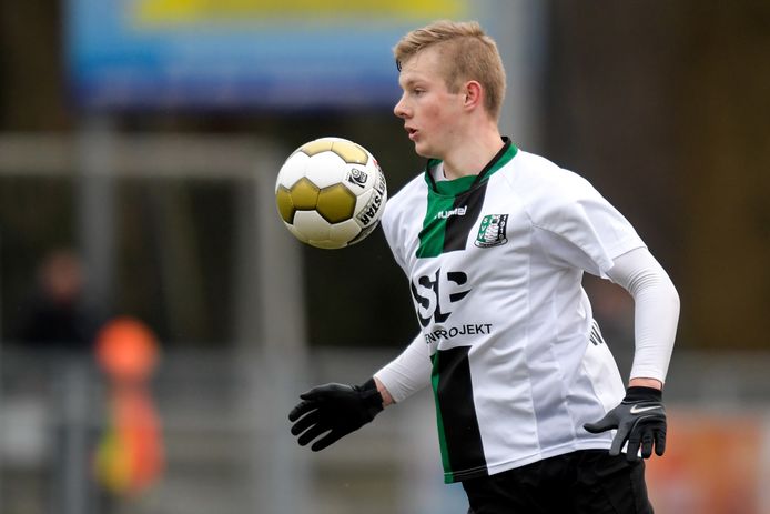 Bjorn Wagenaar is als middenvelder van origine sterk aan de bal.