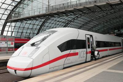 Première mondiale: un train sans conducteur effectue son premier voyage à Hambourg