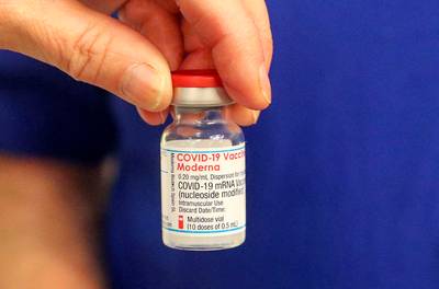 Vaccin Moderna biedt volgens producent zes maanden na tweede injectie 90 procent bescherming