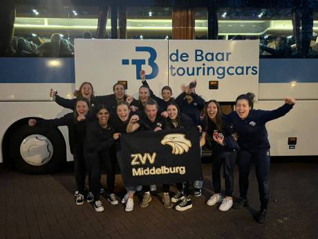 Stevense knalt ZVV Middelburg in slotseconde naar nog een jaar eredivisie: ‘Zit nog vol adrenaline’