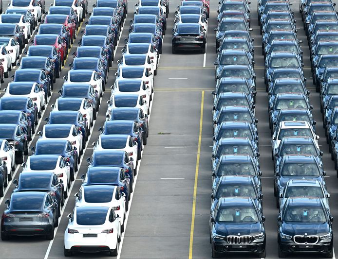 Het is vaak lang wachten op nieuwe auto’s, maar intussen staan