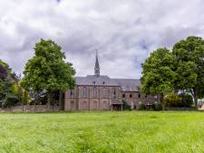 Carmelitessenklooster Zenderen in de verkoop, maar Borne wil het niet