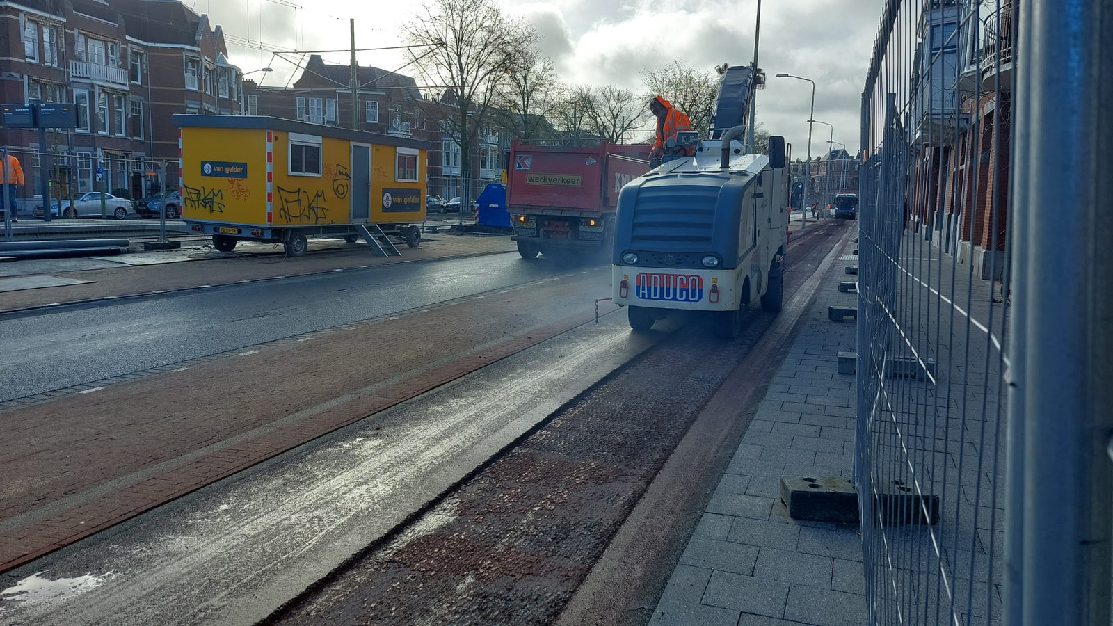 Aannemer plaatst fietspad per ongeluk te laag, weg moet eruit ‘Scheelt anderhalve centimeter
