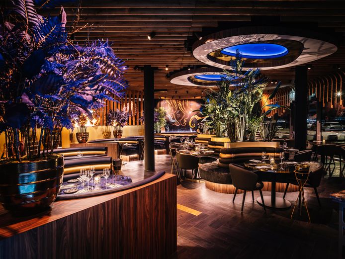 Het restaurant wil een luxueuze ervaring bieden, zo valt te lezen op de website: ,,Luxe en comfort komen samen in een Metropolische ambiance.”