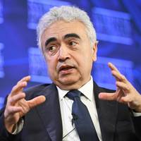 Benzine wordt ook morgen weer duurder • Topman Internationaal Energieagentschap waarschuwt dat crisis kan verergeren in april