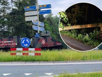 Pantservoertuig op rotonde op Veluwe beklad, boom omgezaagd: ‘Dit gaat echt te ver’