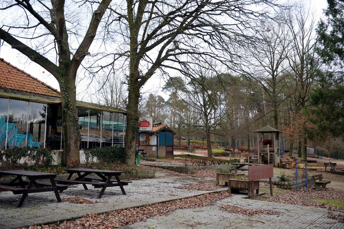 Het Zoetwaterpark is voorlopig gesloten en ligt er niet zo fraai bij.