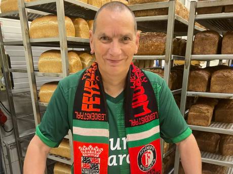Gerard bakt speciale rood-witte tompoucen voor de Feyenoord-finale: ‘Ze lopen beter dan die van Ajax’ 