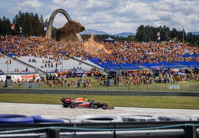 Derde pole op rij: Max Verstappen maakt Oranje-legioen gek met snelste chrono in Oostenrijk