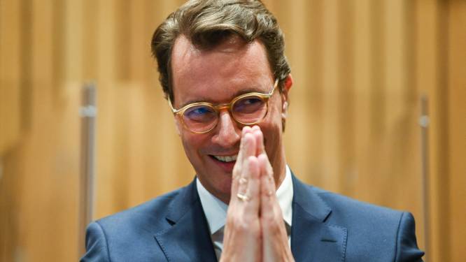 ‘Slechte verliezer’ Laschet (CDU) draagt deelstaatstokje over aan jonge kuitenbijter