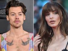 Harry Styles ‘zoenend gespot op straat’ met topmodel Emily Ratajkow­ski