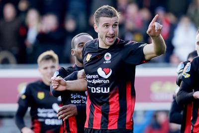 Van der Meer: Vergelijk me alsjeblieft niet met Van Basten