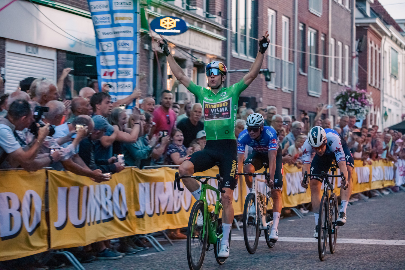 Draai van de Kaai haalt alles uit de kast om regen te trotseren ‘Je wil trouwe bezoekers toch