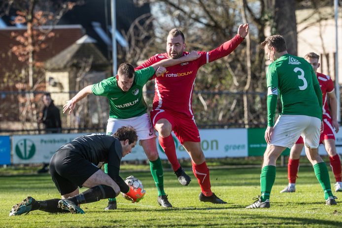 Rik van der Eerden scoorde een hattrick voor AZSV.