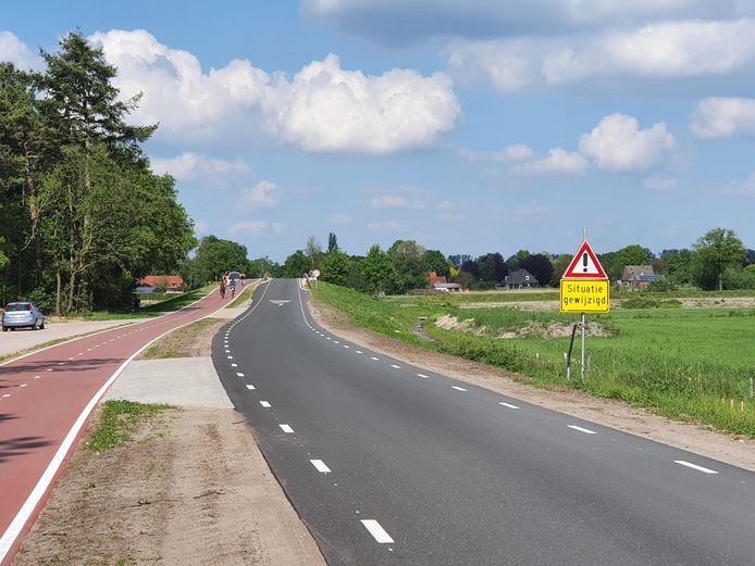 De Riethovense kant van het viaduct Molenstraat over de N69
