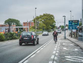 Kruispunt Nieuwevaart en Wiedauwkaai deze zomer drie weken dicht: “Hinder onvermijdelijk, maar groter verkeersinfarct is afgewend”