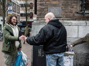 Extra hulp voor dak- en thuislozen, Nijmegen krijgt een straathulpcoach: ‘Groot gat tussen staat en straat’