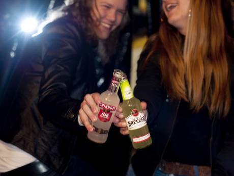 Rotterdamse jeugd drinkt en blowt fors minder