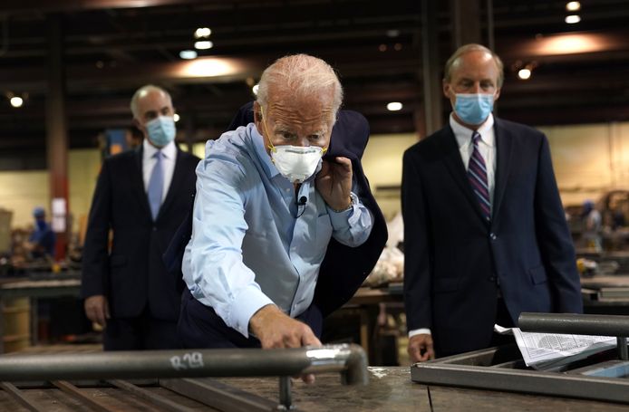 Joe Biden op fabrieksbezoek in Pennsylvania.