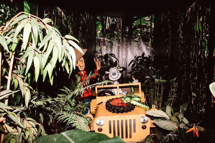 Studio 100 verhuisde haar halve decorafdeling naar de kinderzaal van Lang leve de muziek. Hier: de originele jeep uit de Samson & Gert-videoclip 'In het oerwoud'.