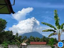 Le mont Ibu, dans l’est de l’Indonésie, est entré en éruption