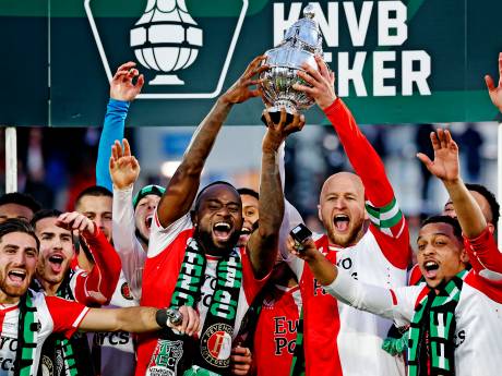 Tiental Feyenoord knokt zich naar zege op NEC en wint tumultueuze finale KNVB-beker