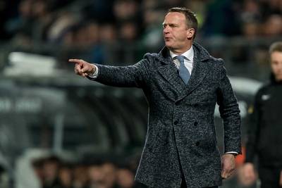 Van den Brom: Het was een belachelijke strafschop