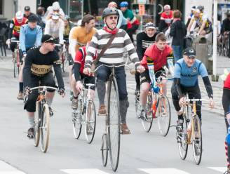 Retroronde met nostalgische fietsen in Oudenaarde