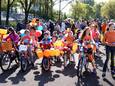 Ook dit jaar is er in Geldrop de parade met versierde oranjefietsen (archief).