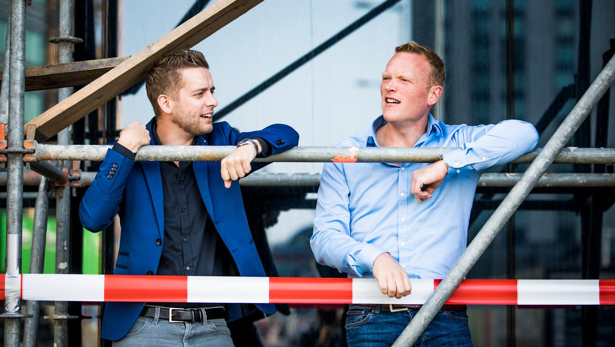 Jan van de Ven (links) en Thijs Roovers van PO in Actie. Beeld Freek van den Bergh / de Volkskrant