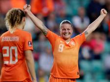 Leeuwinnen walsen over pover Estland heen in eerste EK-kwalificatieduel