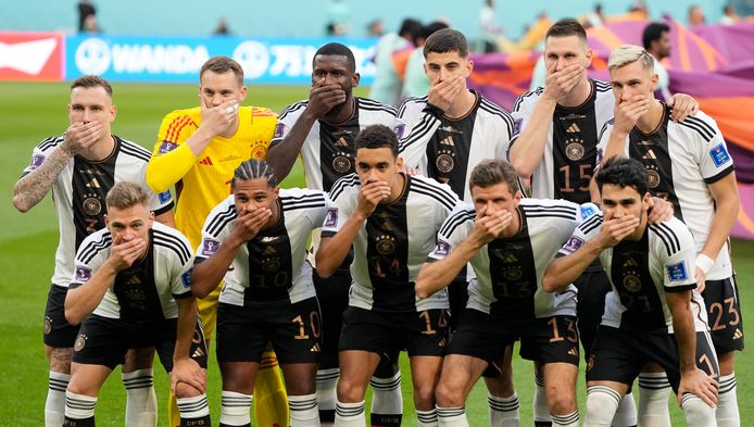 Duitsland zich op WK tegen FIFA en met statement Instagram | AD.nl