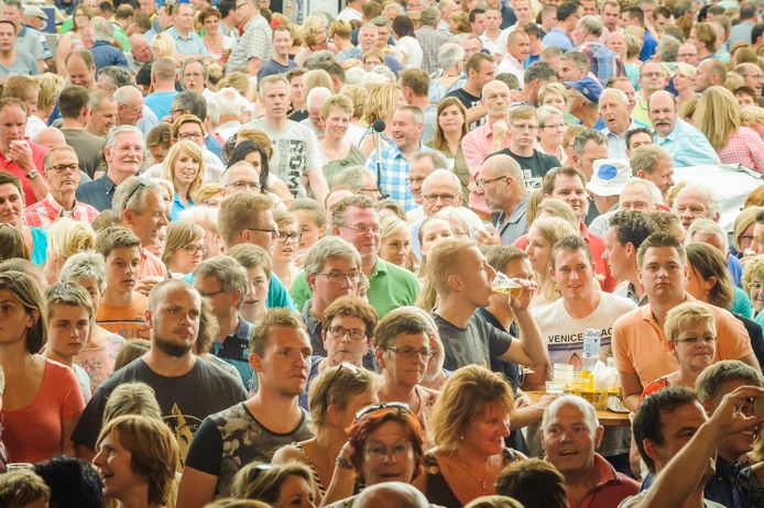 Een volle feesttent, het beeld van Goor in het laatste volle weekend van juni, dit jaar 22 tot en met 25 juni.